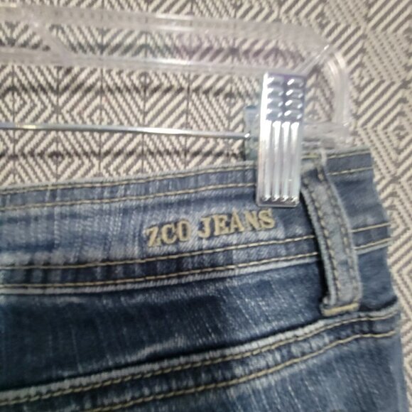 ZCO Jeans Women's Blue Straight Leg Jeans With Back Zipper Pockets Size 30/10 - Picture 3 of 10
